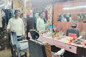 Munna hair saloon