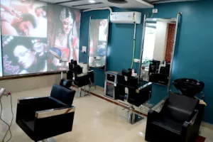 7 Looks Family Salon