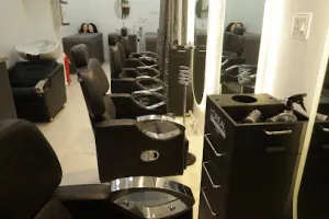 THE FINAL CUT FAMILY SALOON