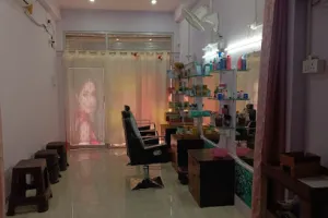 EVER SHINE LADIES BEAUTY PARLOUR