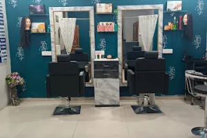 Grow up beauty Acadamy &amp; salon