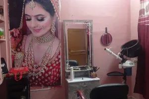Mahadev Beauty salon