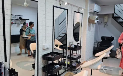 Wendy fernandes Unisex Salon and Academy